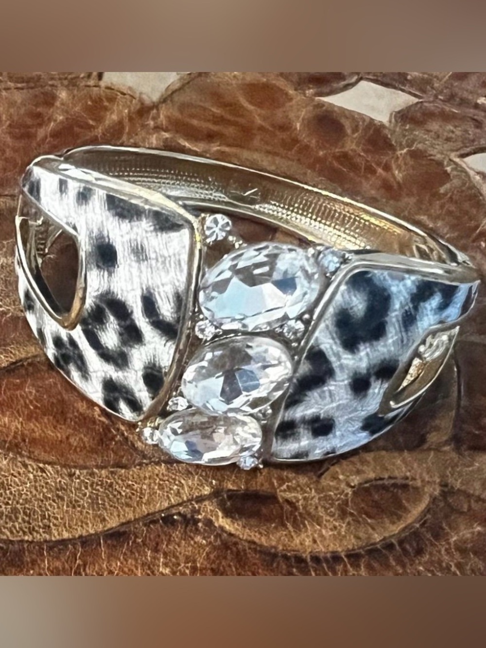 Leopard Print Crystal Accent Bangle Bracelet - White/Black